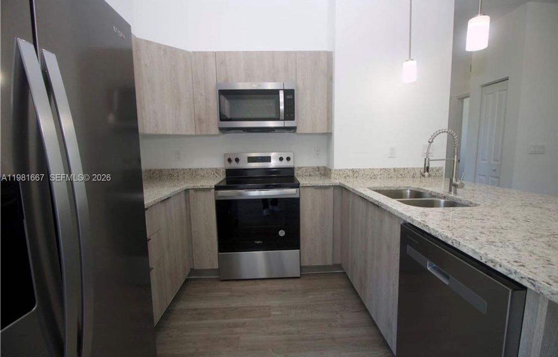 For Rent: $2,000 (3 beds, 2 baths, 1292 Square Feet)