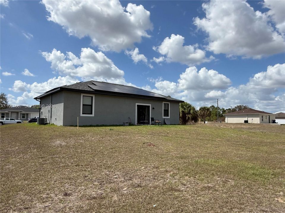 For Rent: $2,000 (3 beds, 2 baths, 1292 Square Feet)