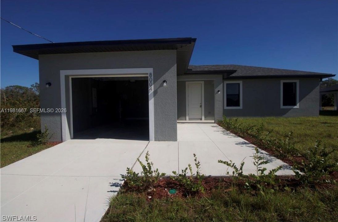 For Rent: $2,000 (3 beds, 2 baths, 1292 Square Feet)