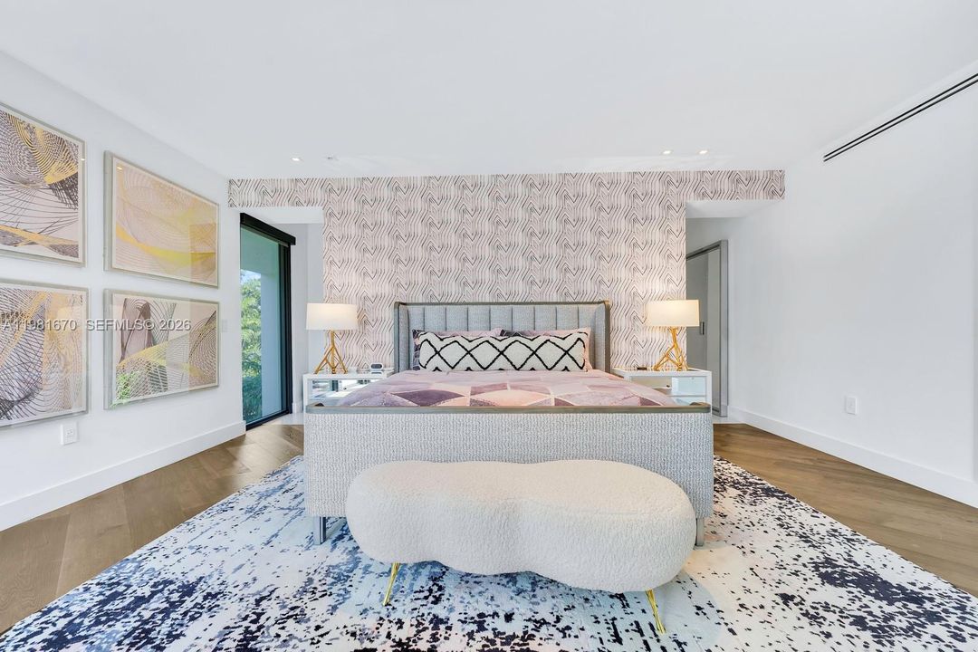 Activo con contrato: $5,395,000 (6 camas, 6 baños, 5068 Pies cuadrados)