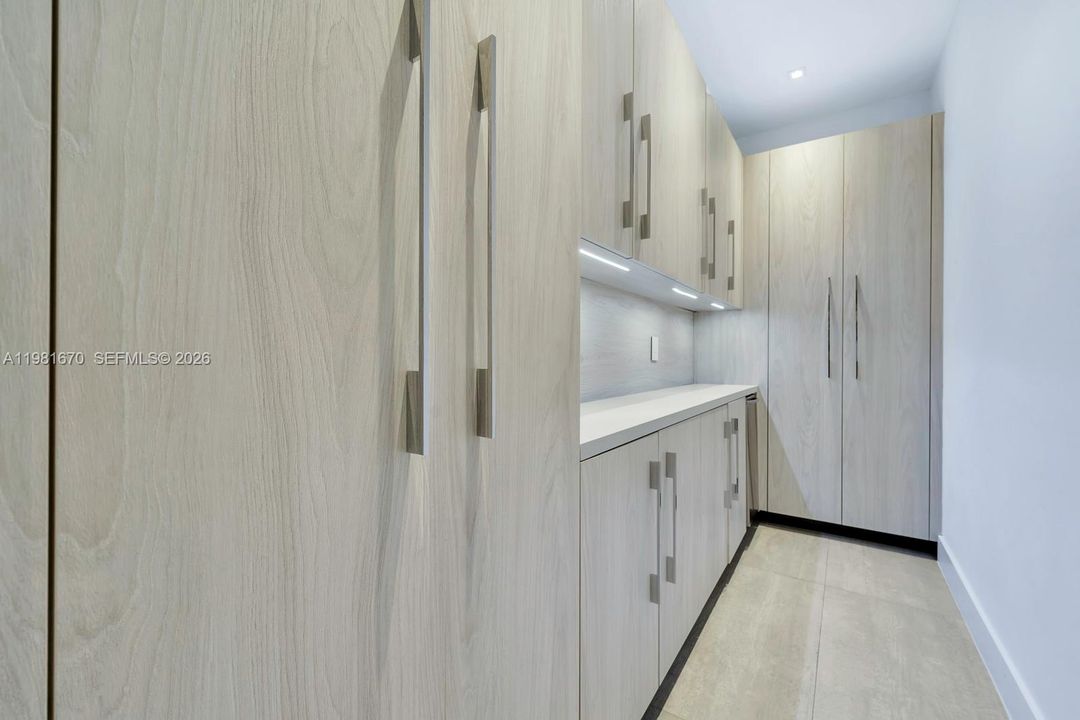 Activo con contrato: $5,395,000 (6 camas, 6 baños, 5068 Pies cuadrados)