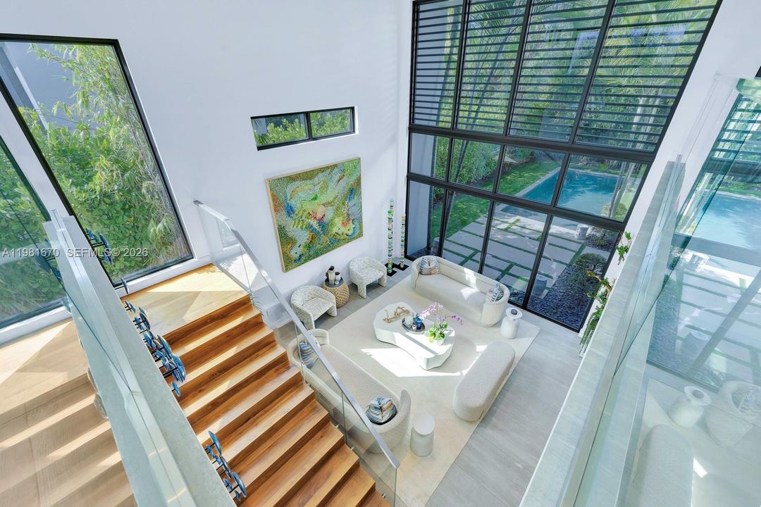 Activo con contrato: $5,395,000 (6 camas, 6 baños, 5068 Pies cuadrados)