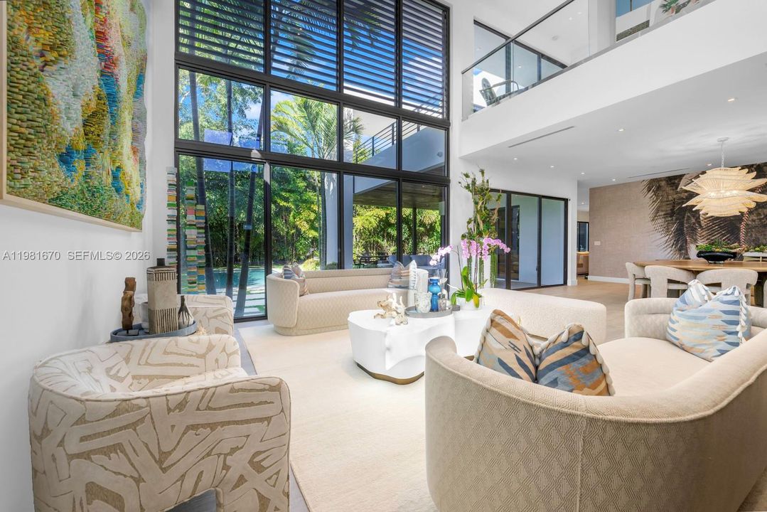 Activo con contrato: $5,395,000 (6 camas, 6 baños, 5068 Pies cuadrados)