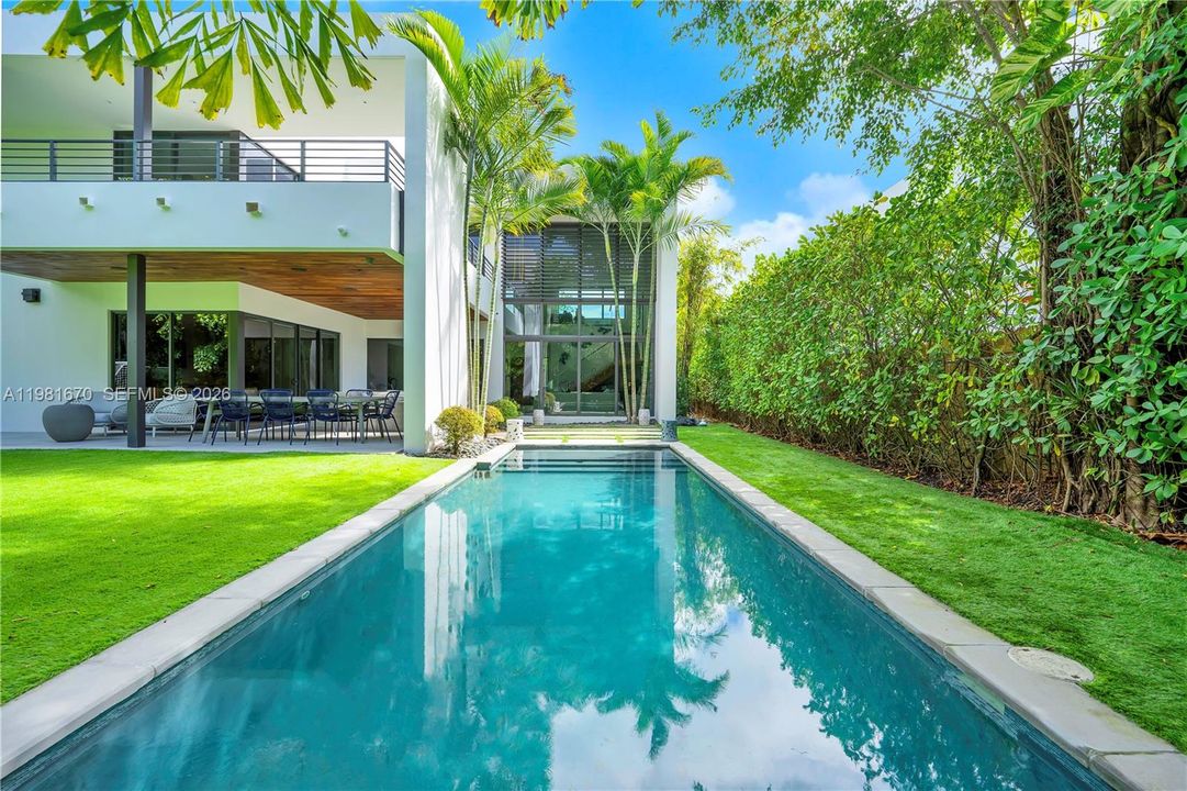 Activo con contrato: $5,395,000 (6 camas, 6 baños, 5068 Pies cuadrados)