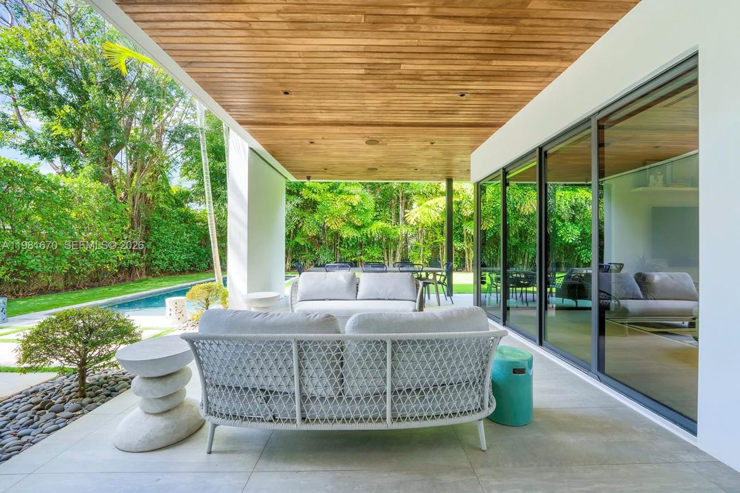 Activo con contrato: $5,395,000 (6 camas, 6 baños, 5068 Pies cuadrados)