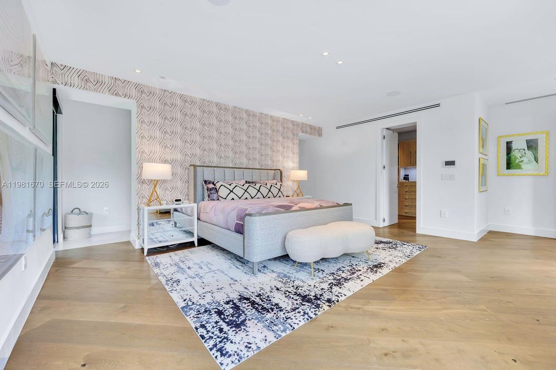 Activo con contrato: $5,395,000 (6 camas, 6 baños, 5068 Pies cuadrados)