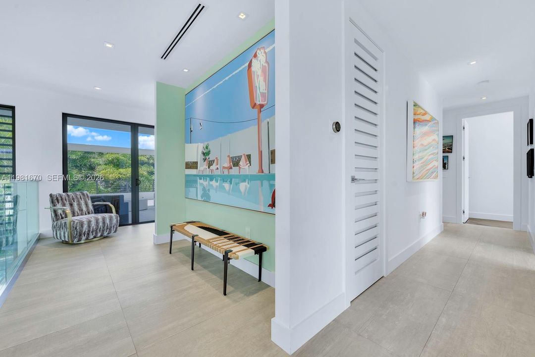Activo con contrato: $5,395,000 (6 camas, 6 baños, 5068 Pies cuadrados)