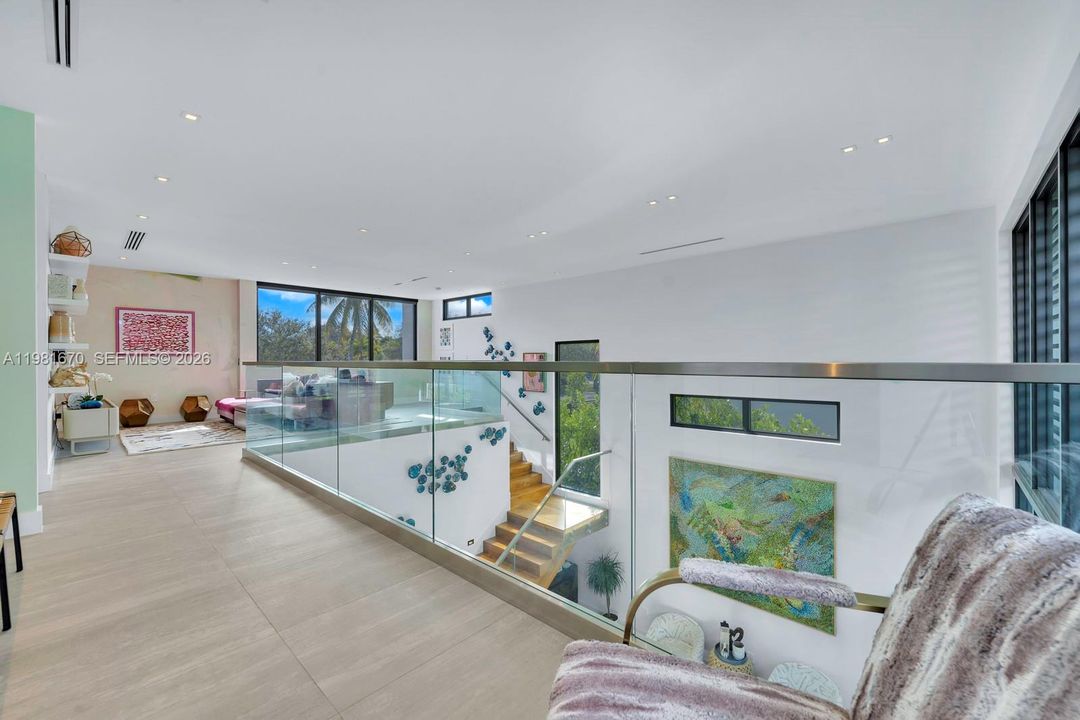 Activo con contrato: $5,395,000 (6 camas, 6 baños, 5068 Pies cuadrados)