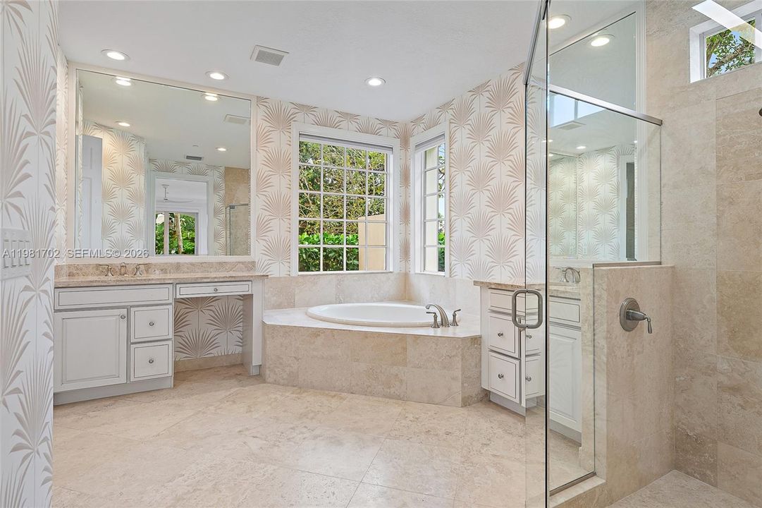 For Sale: $2,195,000 (3 beds, 2 baths, 1920 Square Feet)