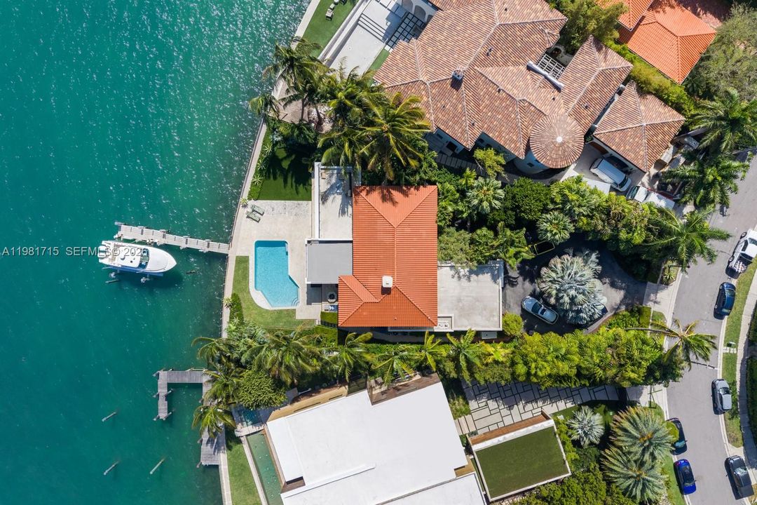Недавно продано: $16,250,000 (4 спален, 4 ванн, 4420 Квадратных фут)