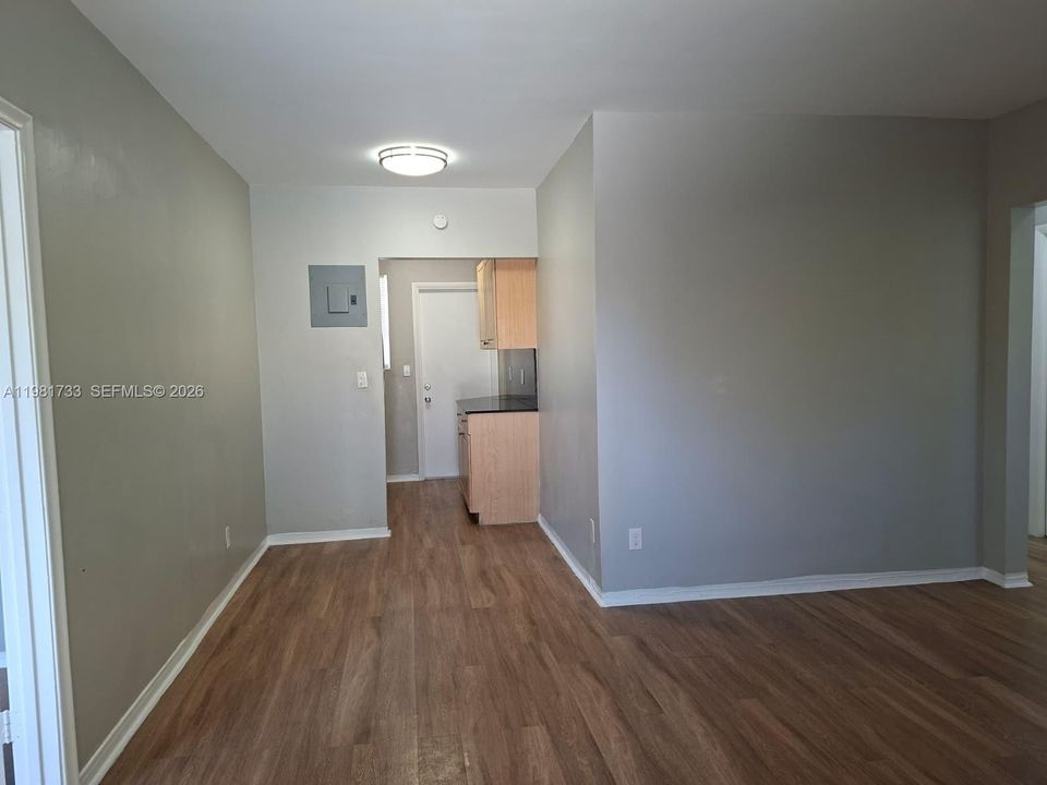 Недавно арендовано: $1,900 (2 спален, 1 ванн, 7669 Квадратных фут)