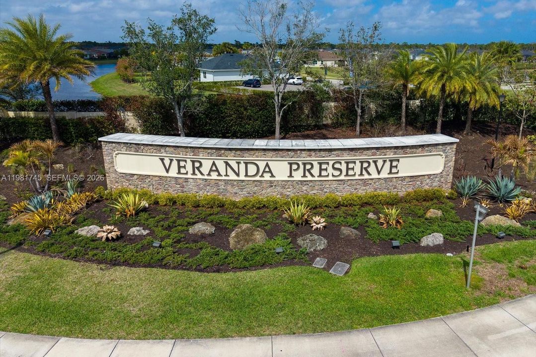 En Venta: $482,000 (3 camas, 3 baños, 2390 Pies cuadrados)