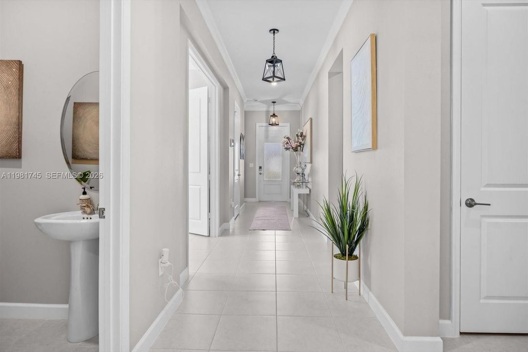 En Venta: $482,000 (3 camas, 3 baños, 2390 Pies cuadrados)
