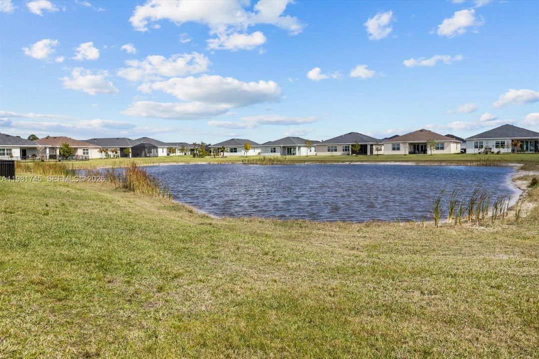 En Venta: $482,000 (3 camas, 3 baños, 2390 Pies cuadrados)