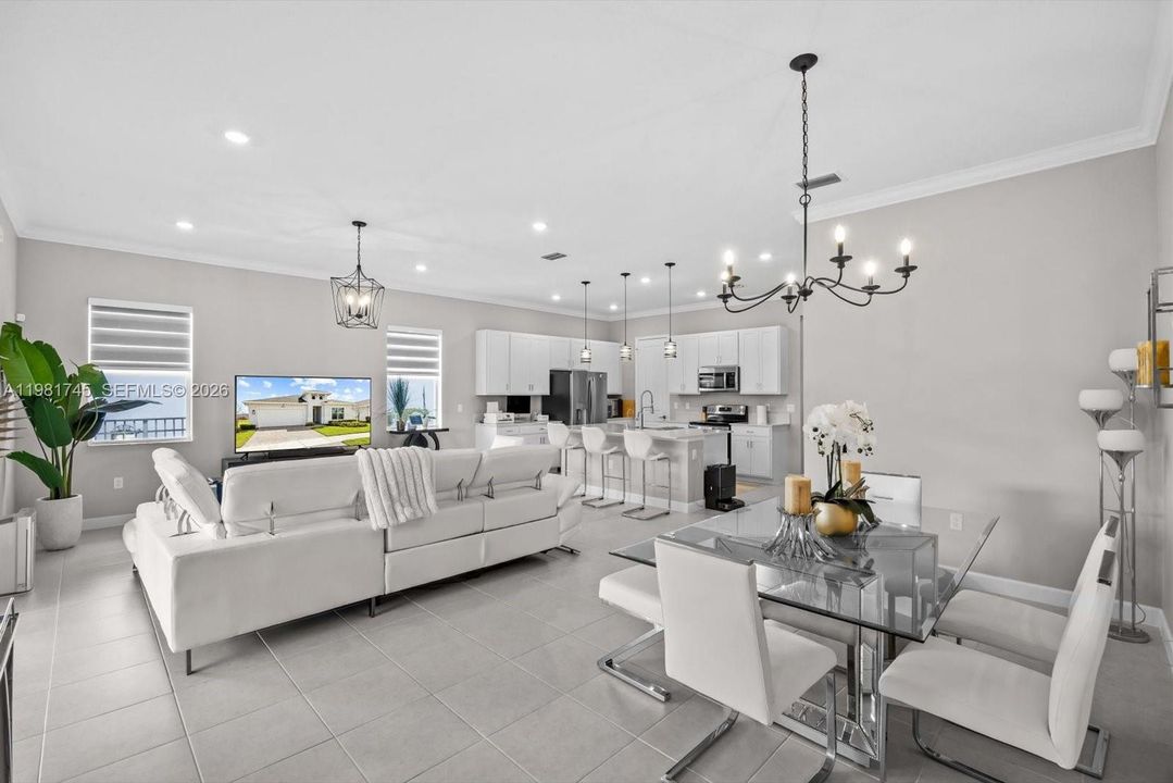 En Venta: $482,000 (3 camas, 3 baños, 2390 Pies cuadrados)