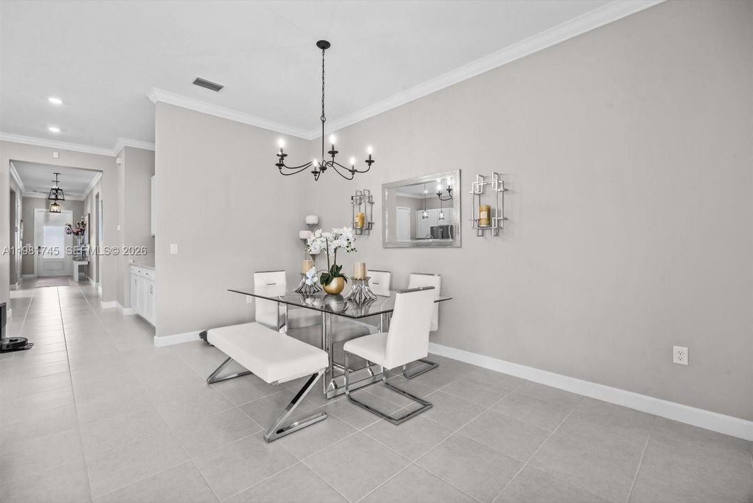 En Venta: $482,000 (3 camas, 3 baños, 2390 Pies cuadrados)
