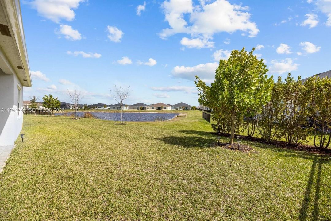 En Venta: $482,000 (3 camas, 3 baños, 2390 Pies cuadrados)