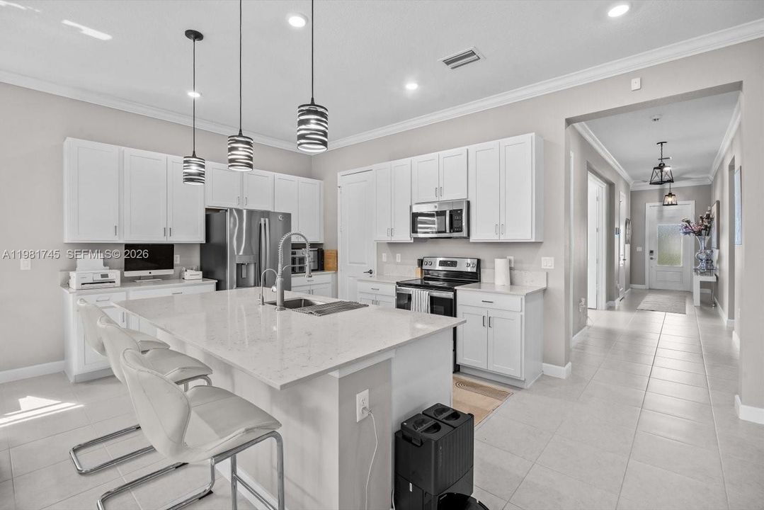 En Venta: $482,000 (3 camas, 3 baños, 2390 Pies cuadrados)