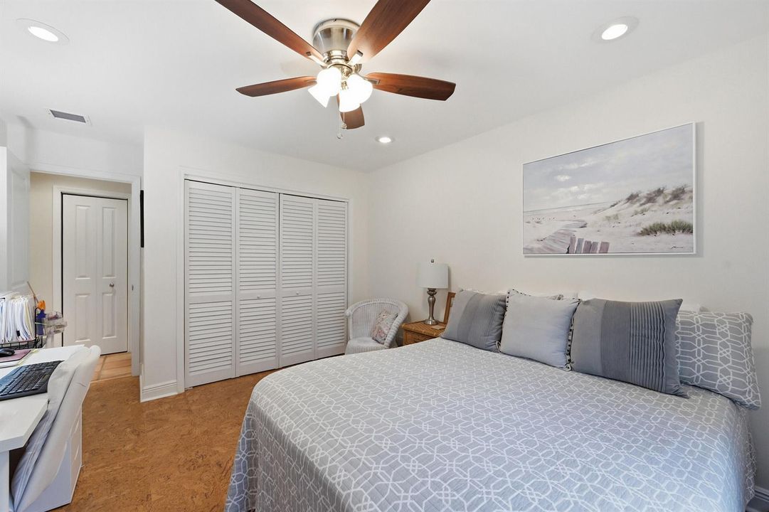 Bedroom 3, view 2