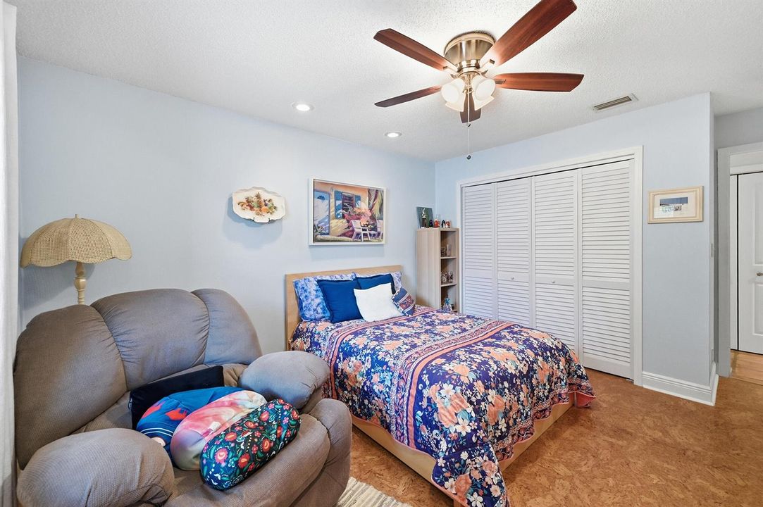 Bedroom 2, view 2