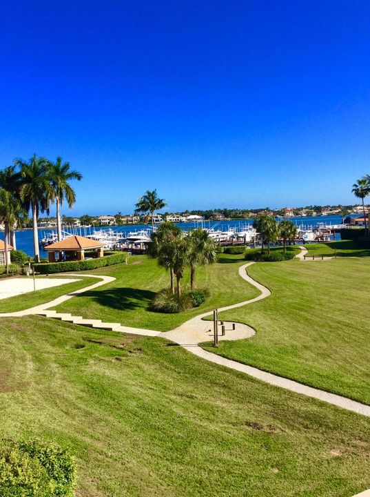YACHT CLUB ON ICW MARINA AND FRONT LAWN