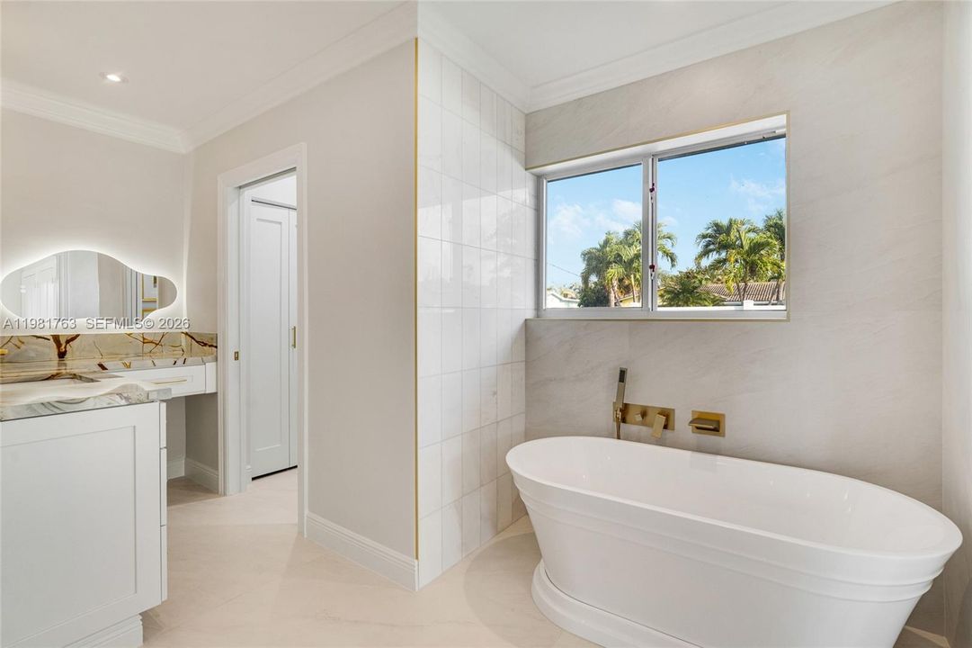 For Sale: $1,399,000 (3 beds, 2 baths, 2480 Square Feet)