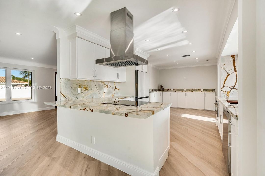 For Sale: $1,399,000 (3 beds, 2 baths, 2480 Square Feet)