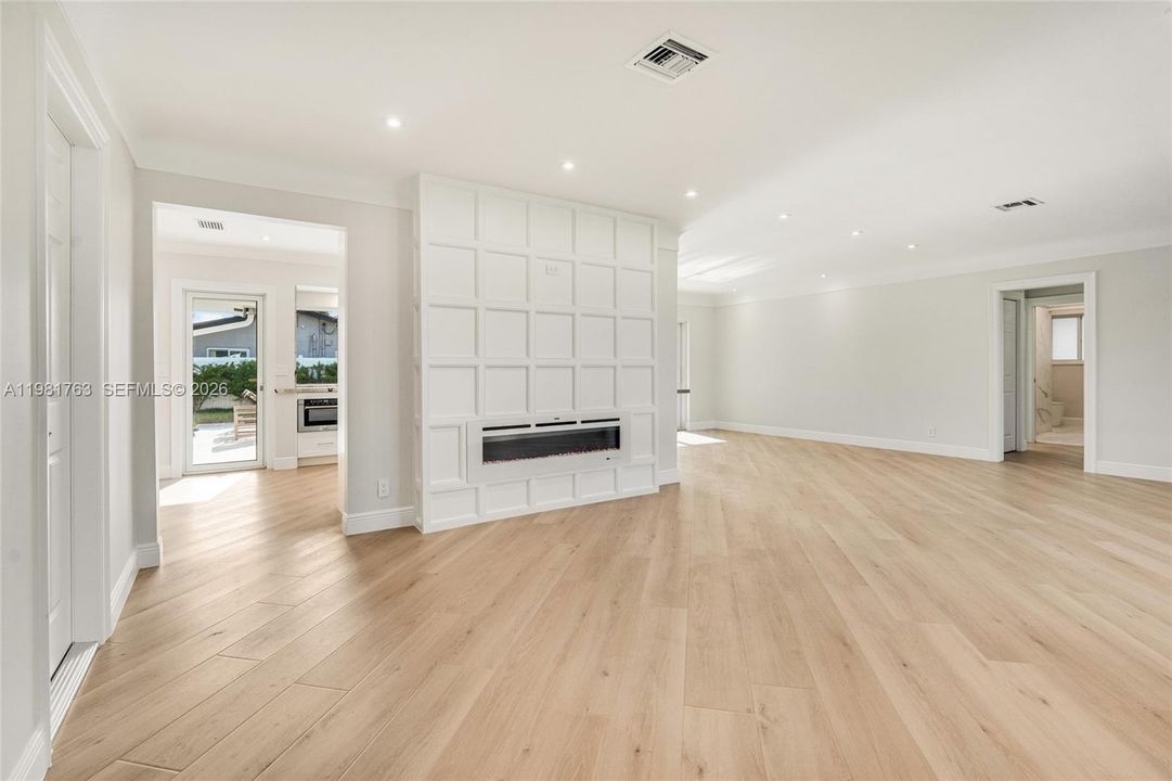 For Sale: $1,399,000 (3 beds, 2 baths, 2480 Square Feet)