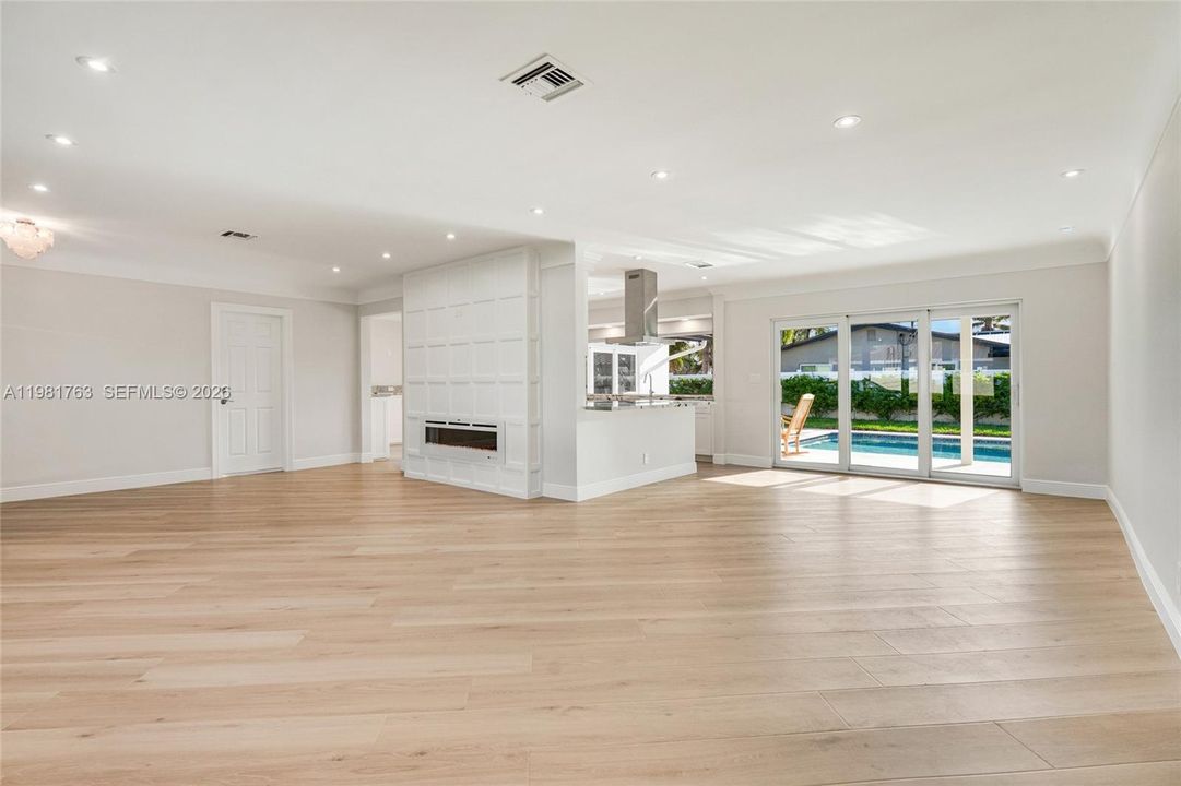 For Sale: $1,399,000 (3 beds, 2 baths, 2480 Square Feet)