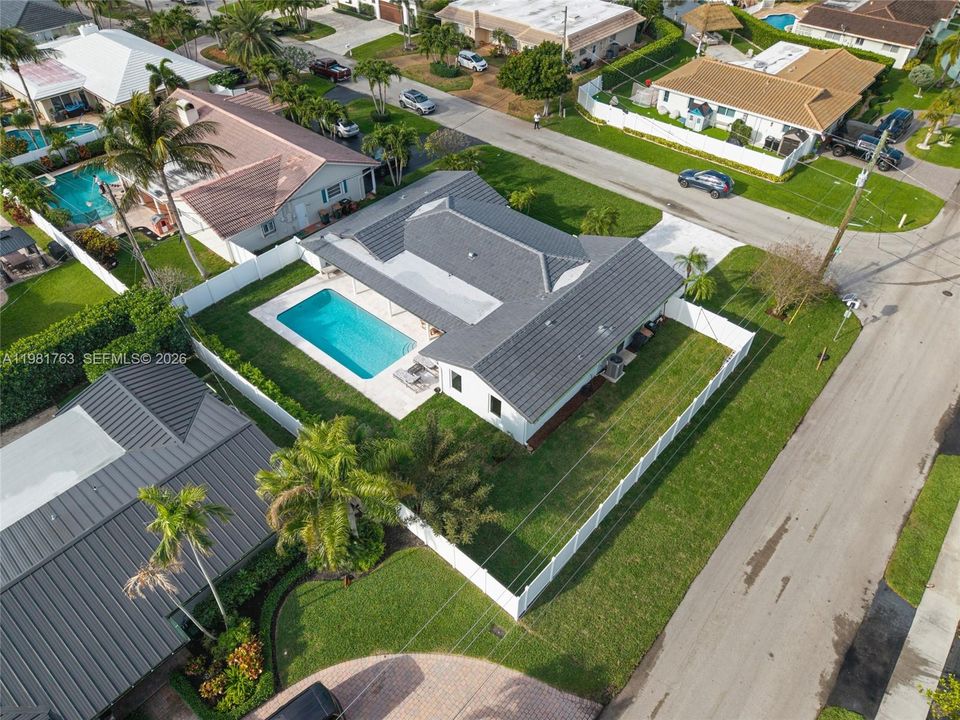 For Sale: $1,399,000 (3 beds, 2 baths, 2480 Square Feet)
