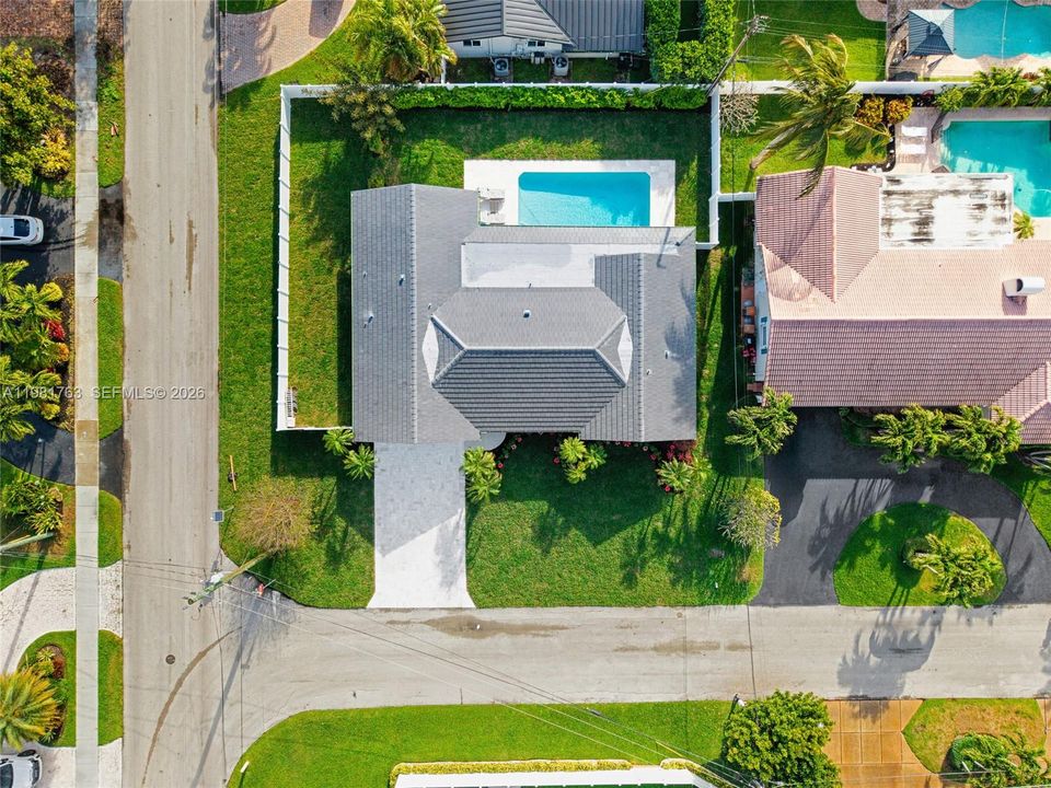 For Sale: $1,399,000 (3 beds, 2 baths, 2480 Square Feet)