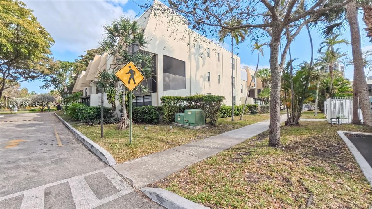 For Sale: $209,900 (3 beds, 2 baths, 1380 Square Feet)