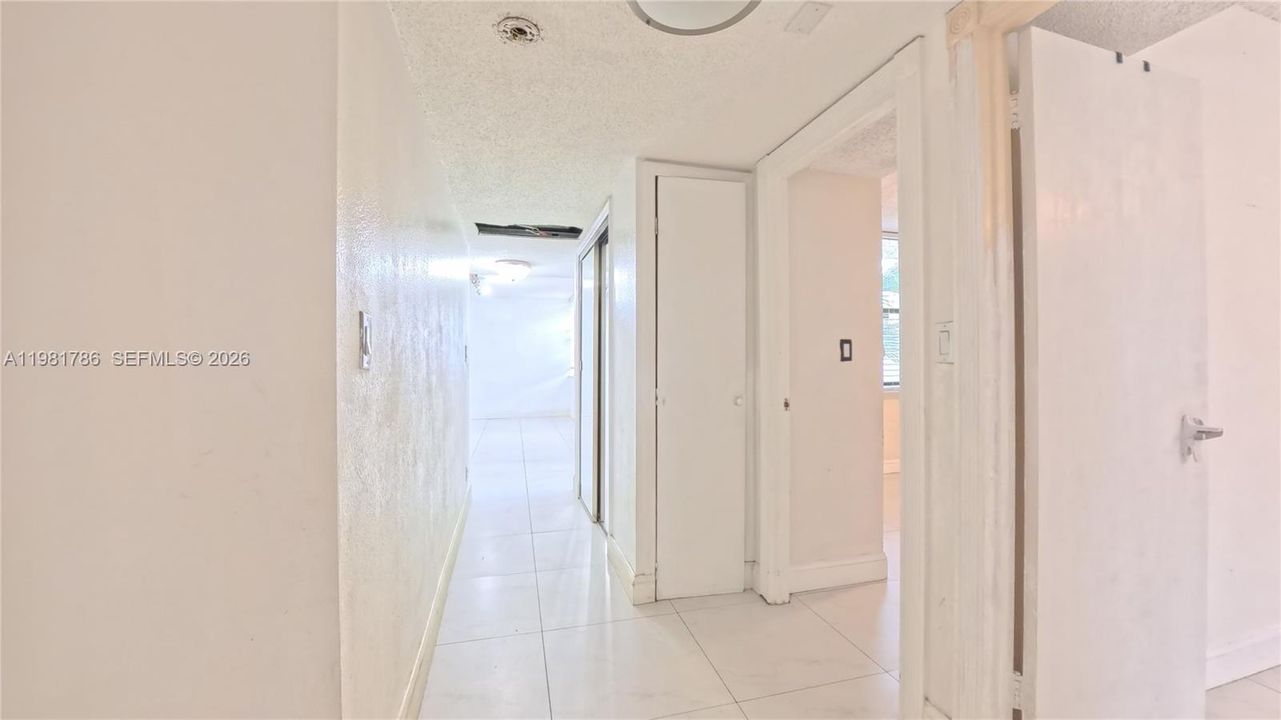 For Sale: $209,900 (3 beds, 2 baths, 1380 Square Feet)