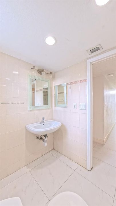 For Sale: $209,900 (3 beds, 2 baths, 1380 Square Feet)