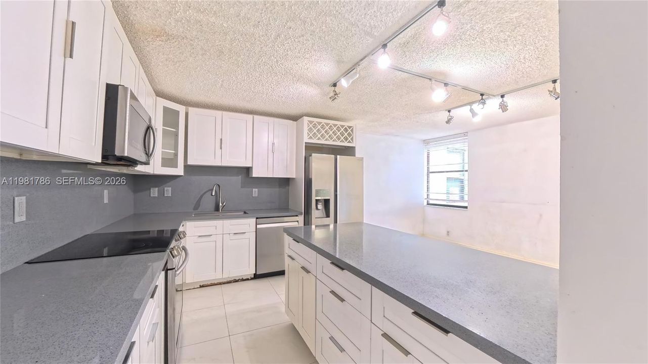 For Sale: $209,900 (3 beds, 2 baths, 1380 Square Feet)