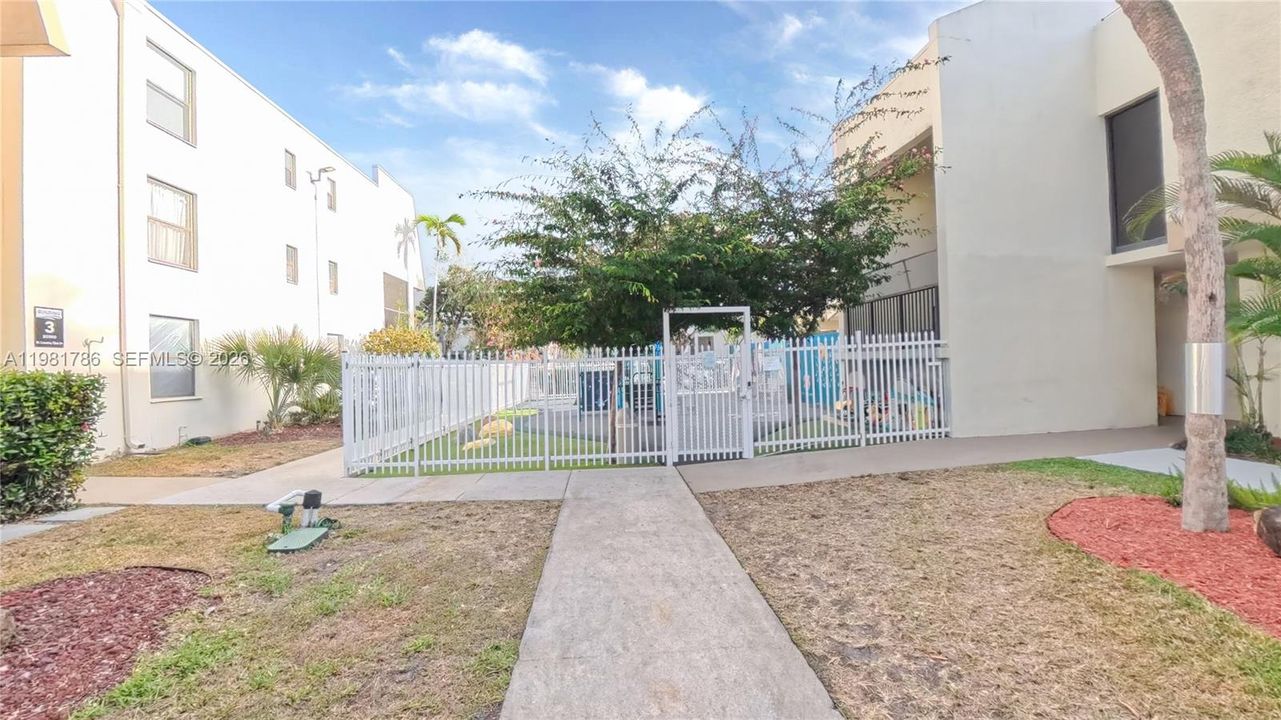 For Sale: $209,900 (3 beds, 2 baths, 1380 Square Feet)