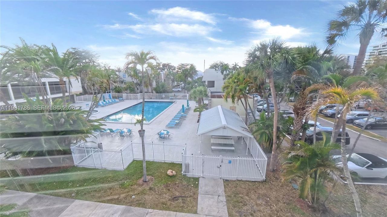 For Sale: $209,900 (3 beds, 2 baths, 1380 Square Feet)