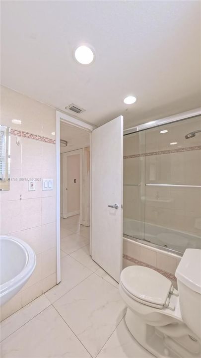 For Sale: $209,900 (3 beds, 2 baths, 1380 Square Feet)