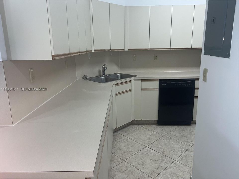 For Sale: $429,990 (2 beds, 2 baths, 1190 Square Feet)