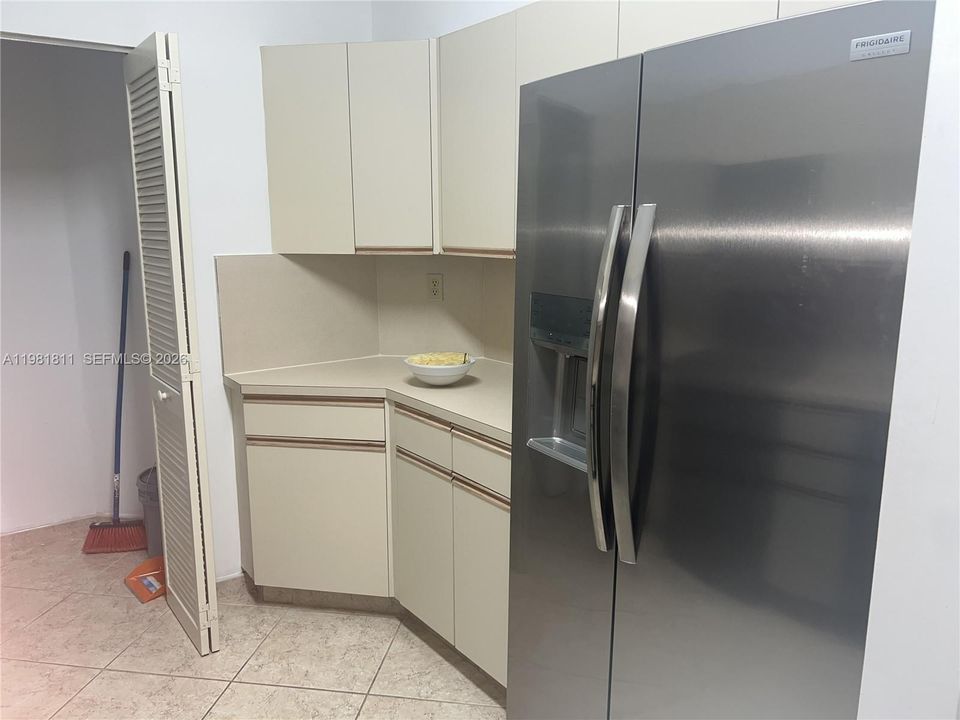 For Sale: $429,990 (2 beds, 2 baths, 1190 Square Feet)