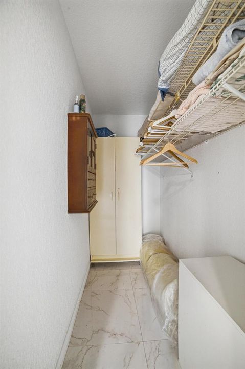 Bedroom2-Closet