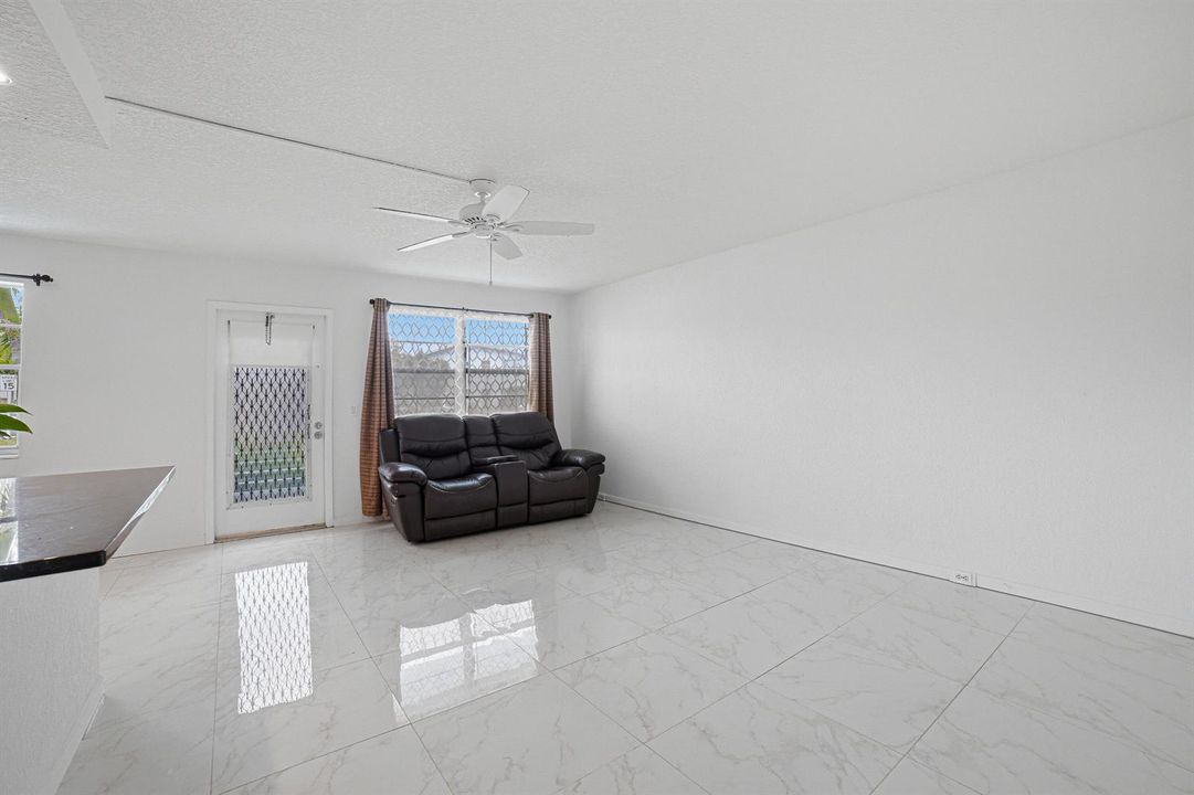 Livingroom-C
