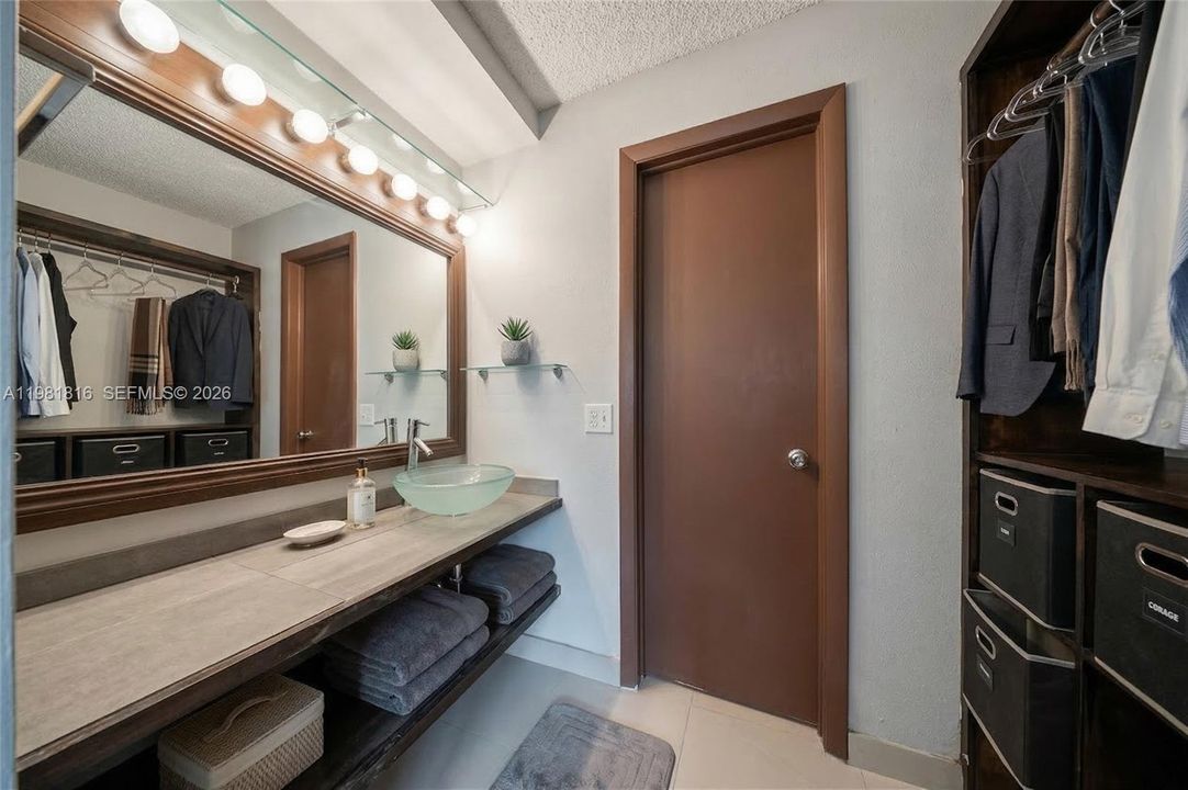 En Venta: $315,000 (2 camas, 1 baños, 1140 Pies cuadrados)