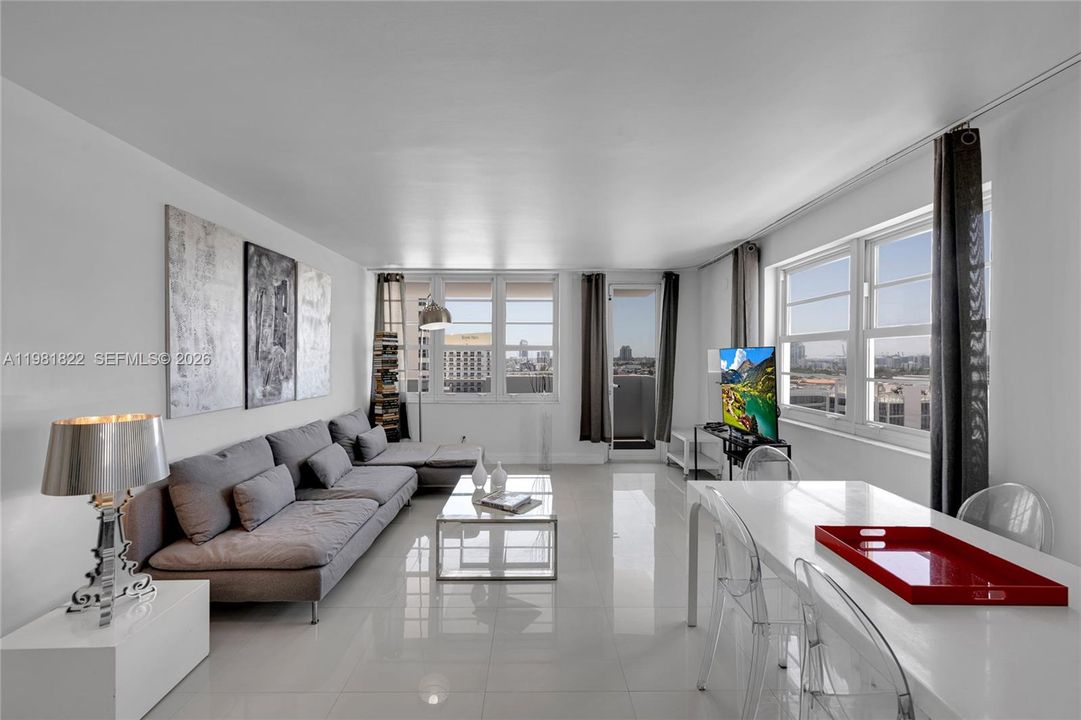 For Sale: $875,000 (2 beds, 2 baths, 1190 Square Feet)