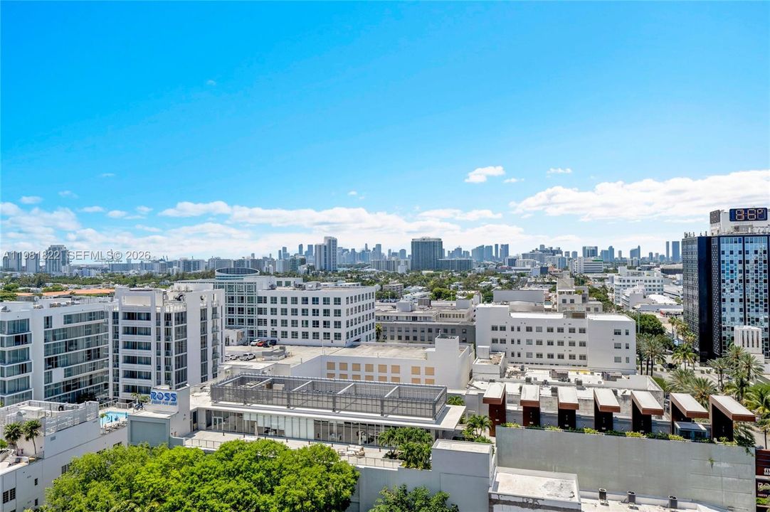 For Sale: $875,000 (2 beds, 2 baths, 1190 Square Feet)