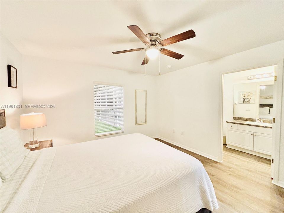 Activo con contrato: $335,000 (3 camas, 2 baños, 1418 Pies cuadrados)