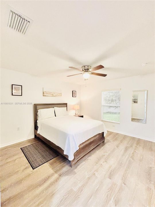 Activo con contrato: $335,000 (3 camas, 2 baños, 1418 Pies cuadrados)