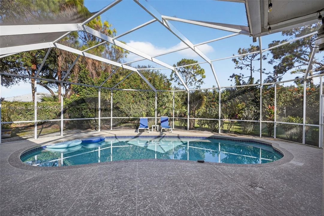 Active With Contract: $824,900 (4 beds, 3 baths, 2425 Square Feet)