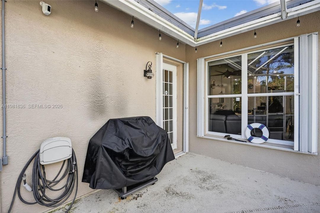 Active With Contract: $824,900 (4 beds, 3 baths, 2425 Square Feet)