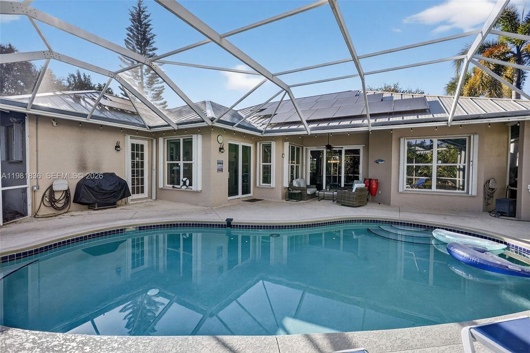 Active With Contract: $824,900 (4 beds, 3 baths, 2425 Square Feet)